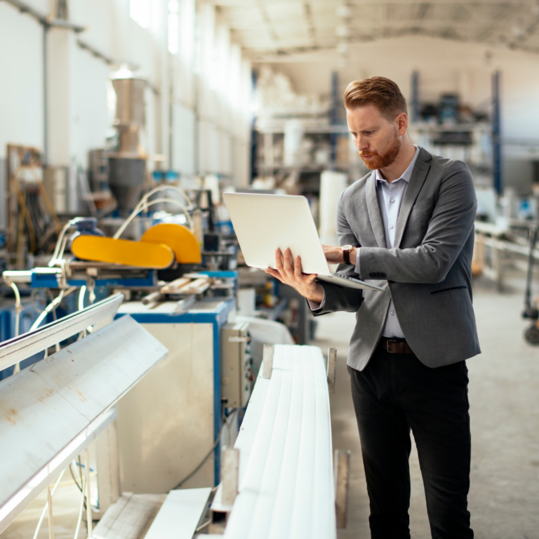 The Benefits of Leveraging a Fractional CMO in the Manufacturing Sector